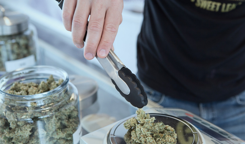 Dispensaries Prove Physical Store Allure Still Exists