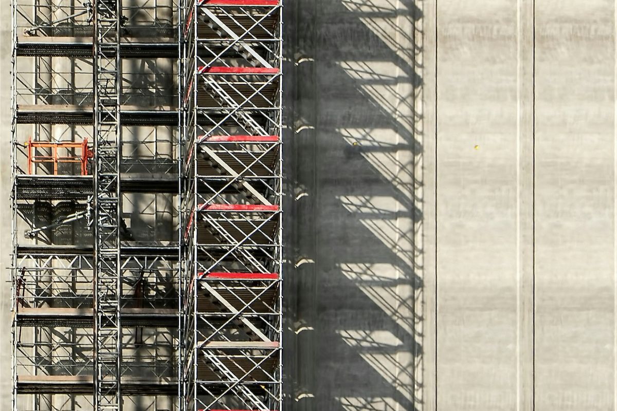 Escaping the Governance Trap: Insights from New Infrastructure Development “Megaprojects”